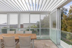 Little Bay duplex - dining views and sunlight