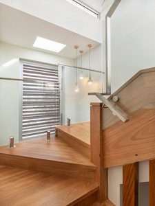 Little Bay duplex - stair on bend