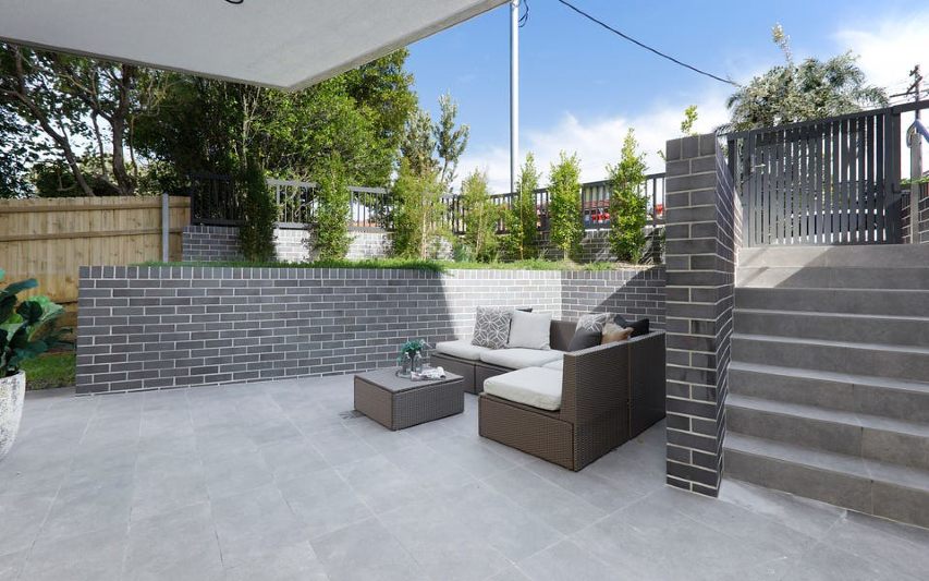 Coogee corner apartments - courtyard